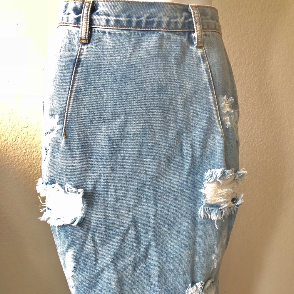 ONE X TEASPOON DISTRESSED JEAN SKIRT SIZE 27